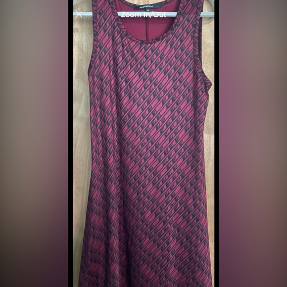 Manaola Sleeveless Dress - Picture 2 of 5